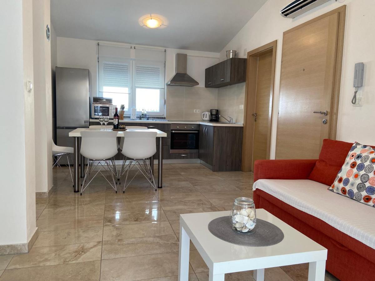 Apartmani Villa Adriatic Vir Exteriér fotografie