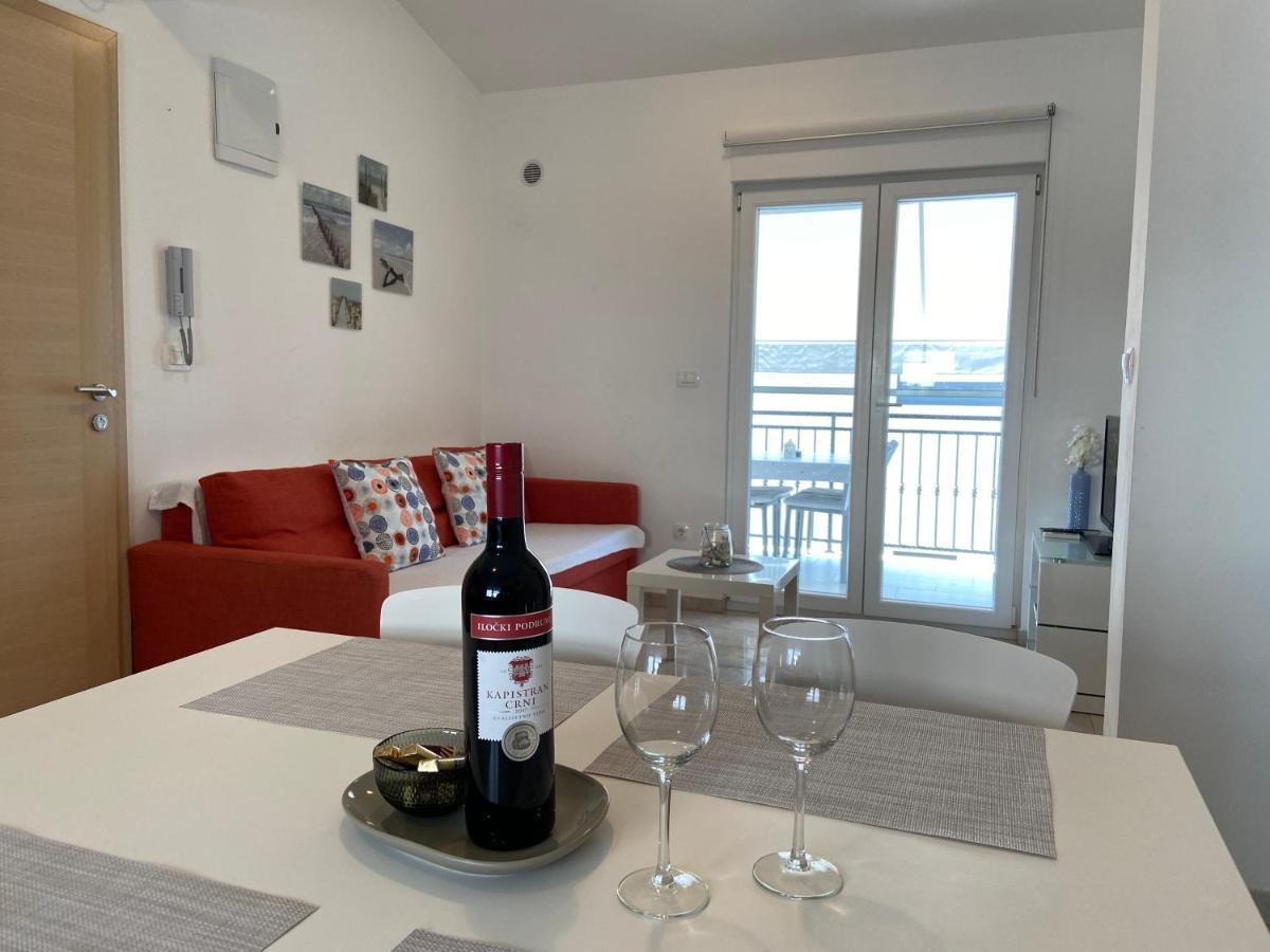 Apartmani Villa Adriatic Vir Exteriér fotografie