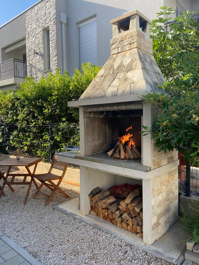Apartmani Villa Adriatic Vir Exteriér fotografie