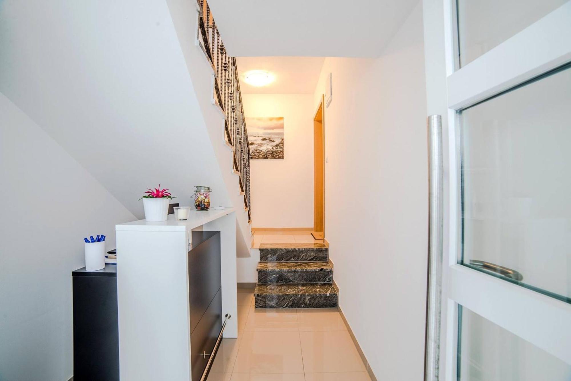Apartmani Villa Adriatic Vir Exteriér fotografie